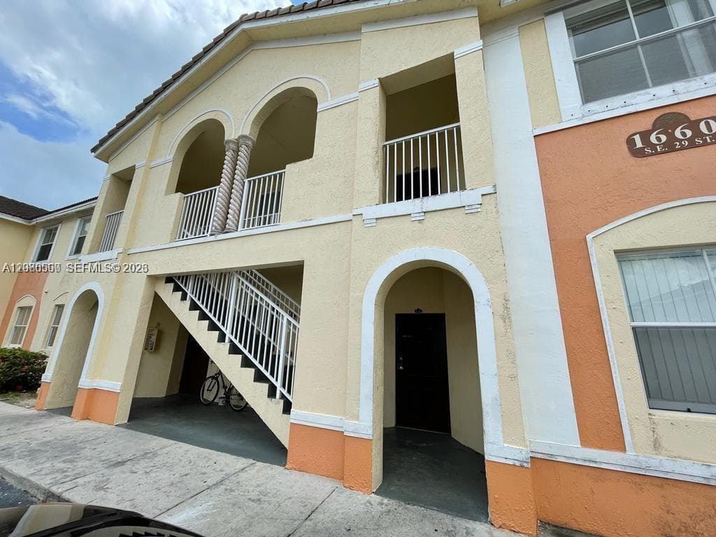 Condominium at 1660 SE 29th St # 200, Homestead FL 33035