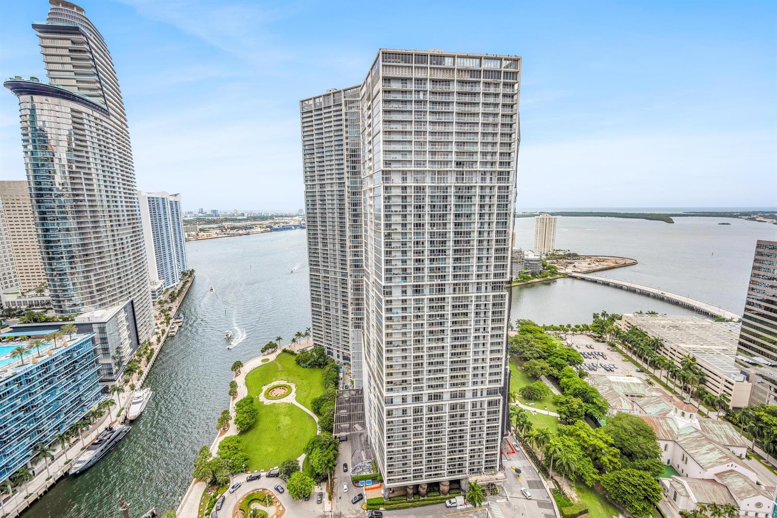 Condominium at 77 SE 5th Street # 3905, Miami FL 33131
