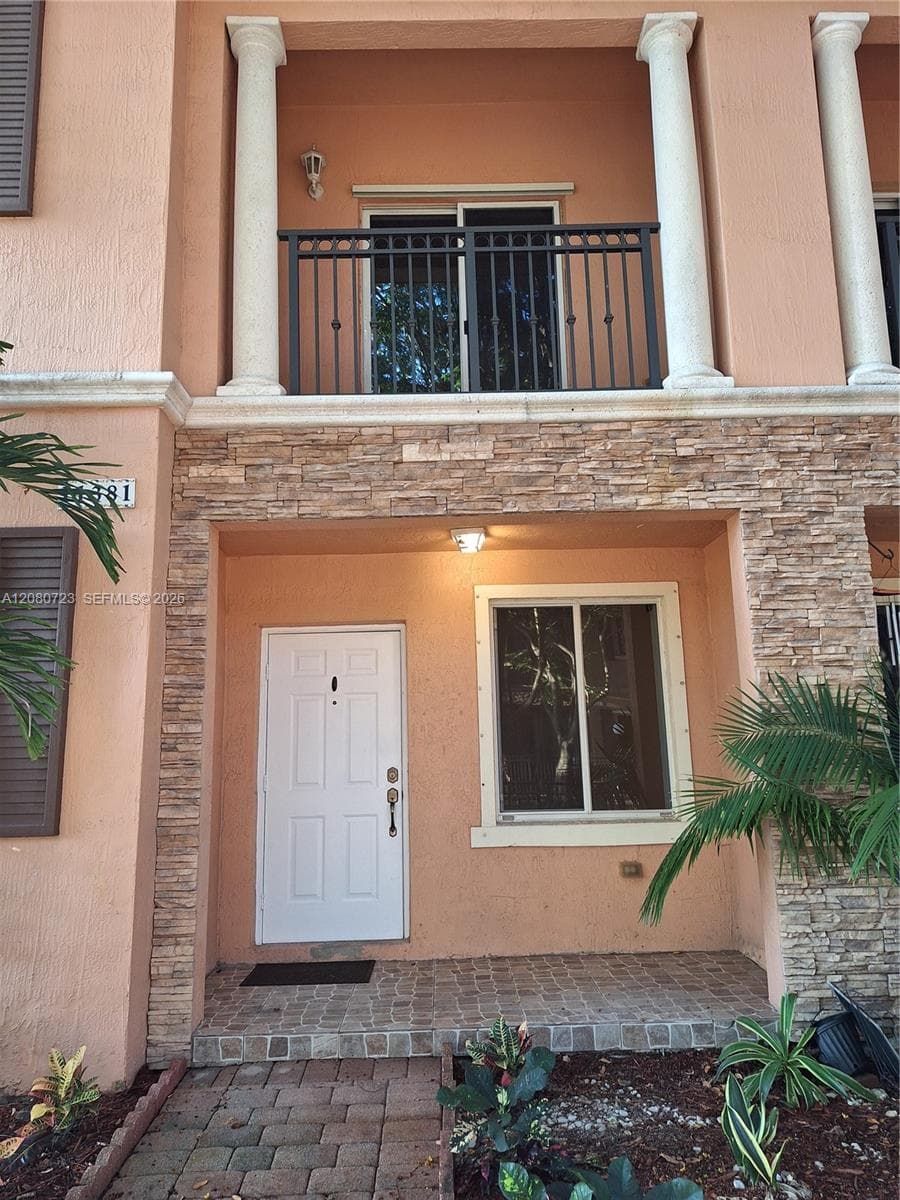 Townhouse at 11381 SW 230th Ter, Miami FL 33170