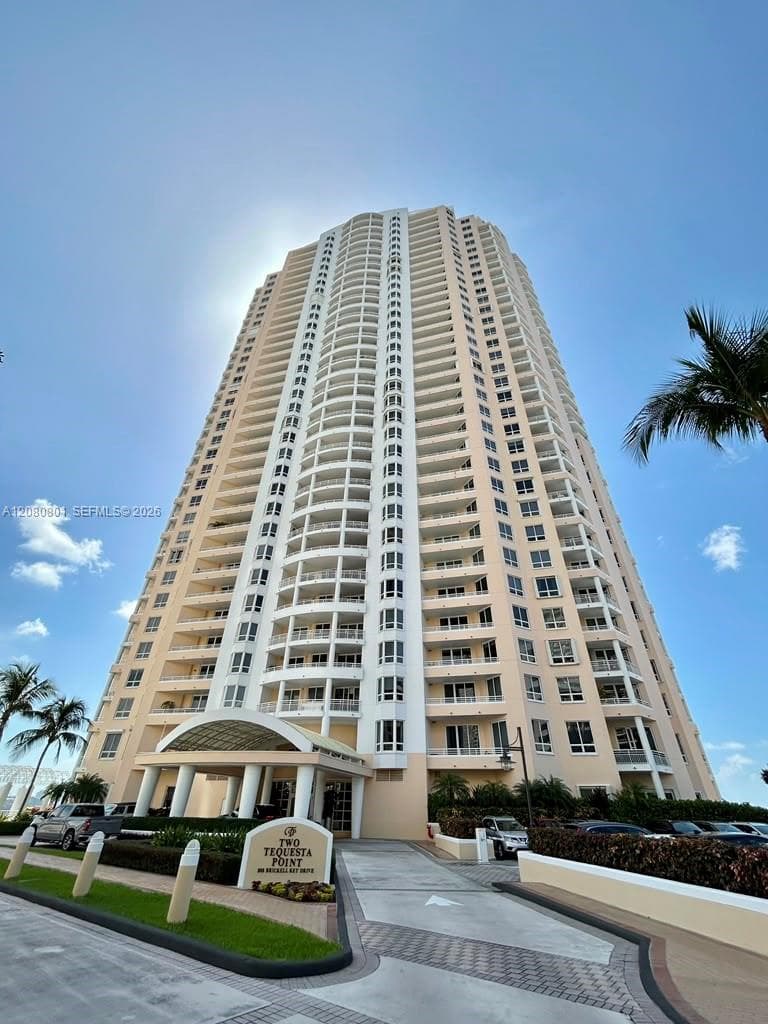 Condominium at 808 Brickell Key Dr # 404, Miami FL 33131