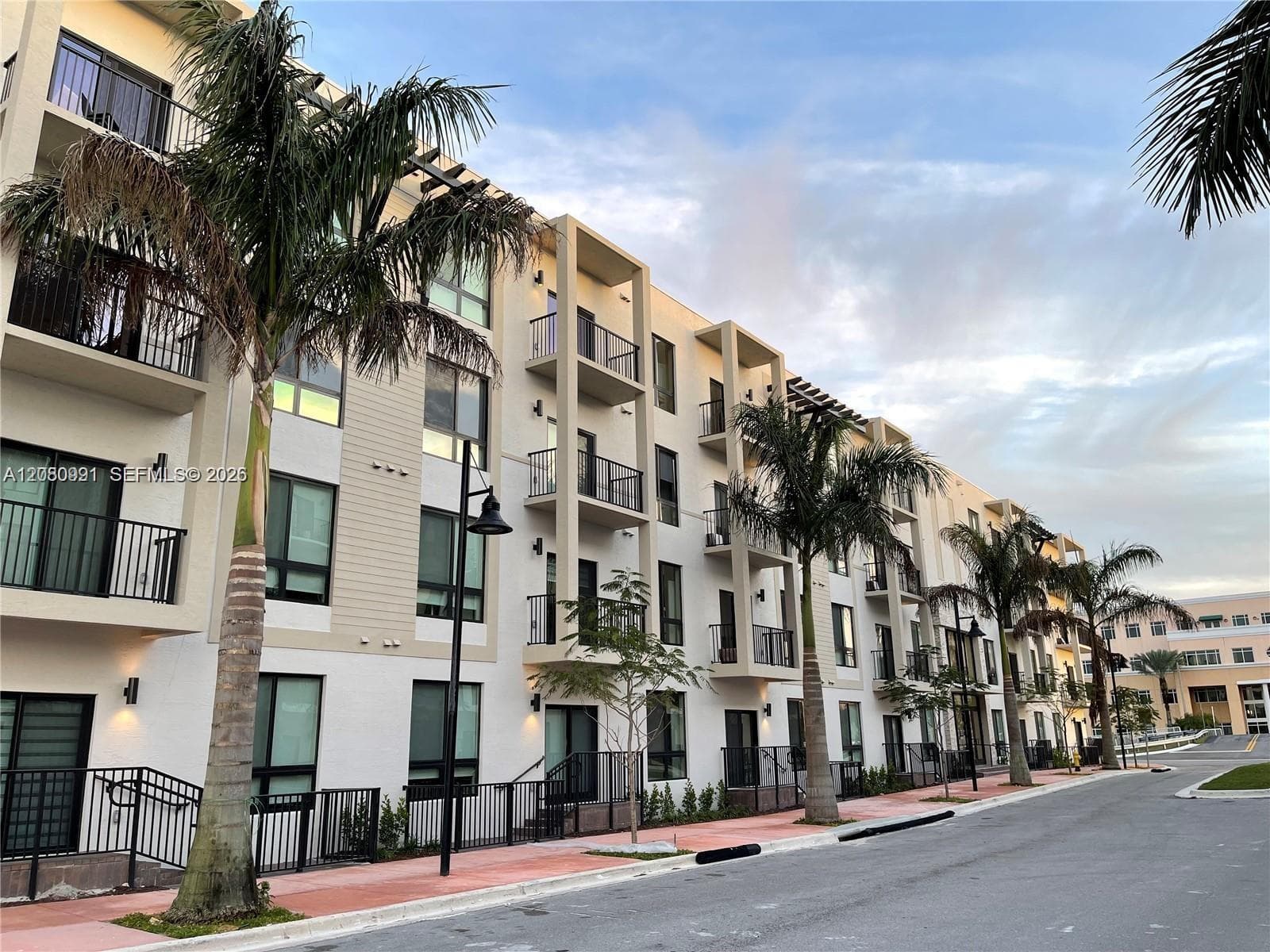 Condominium at 8265 NW 41st St # 305, Doral FL 33166