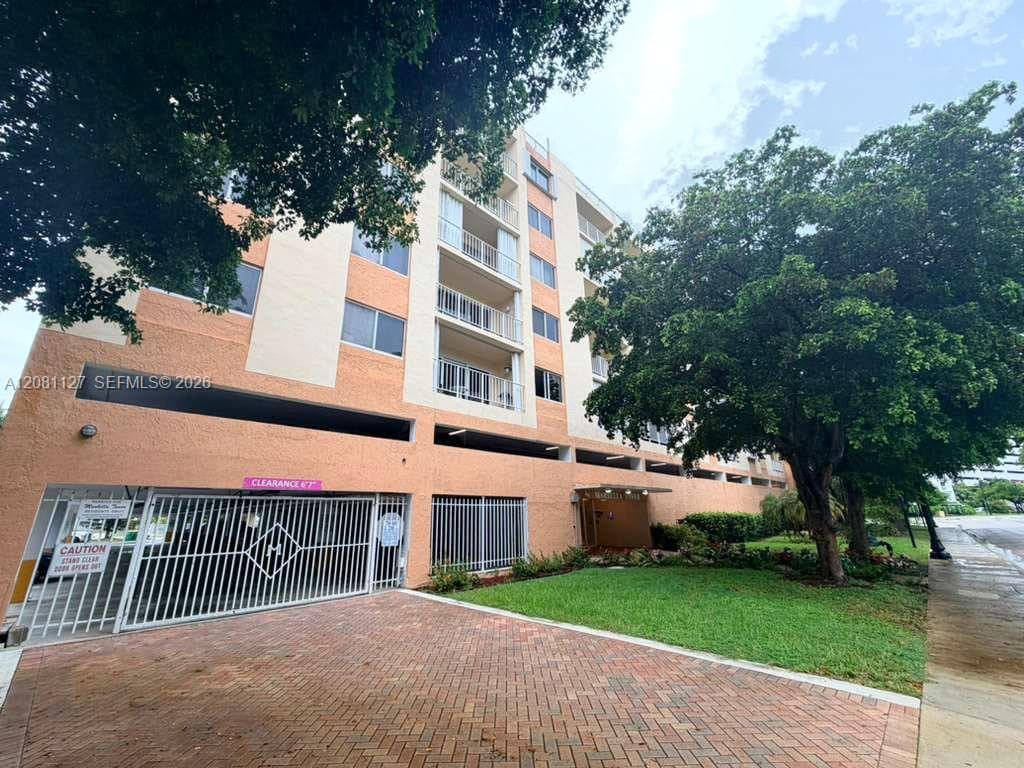 Condominium at 200 178th Dr # 606, Sunny Isles Beach FL 33160