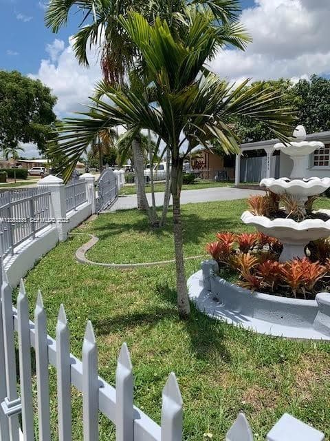 Single Family Residence at 10835 SW 41st Ter, Miami FL 33165
