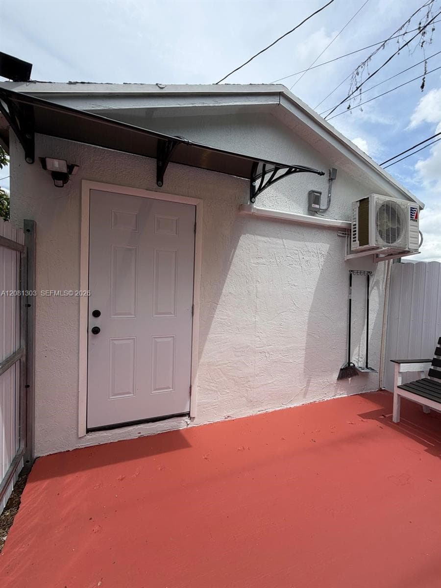 Efficiency at Homestead, FL, 33033