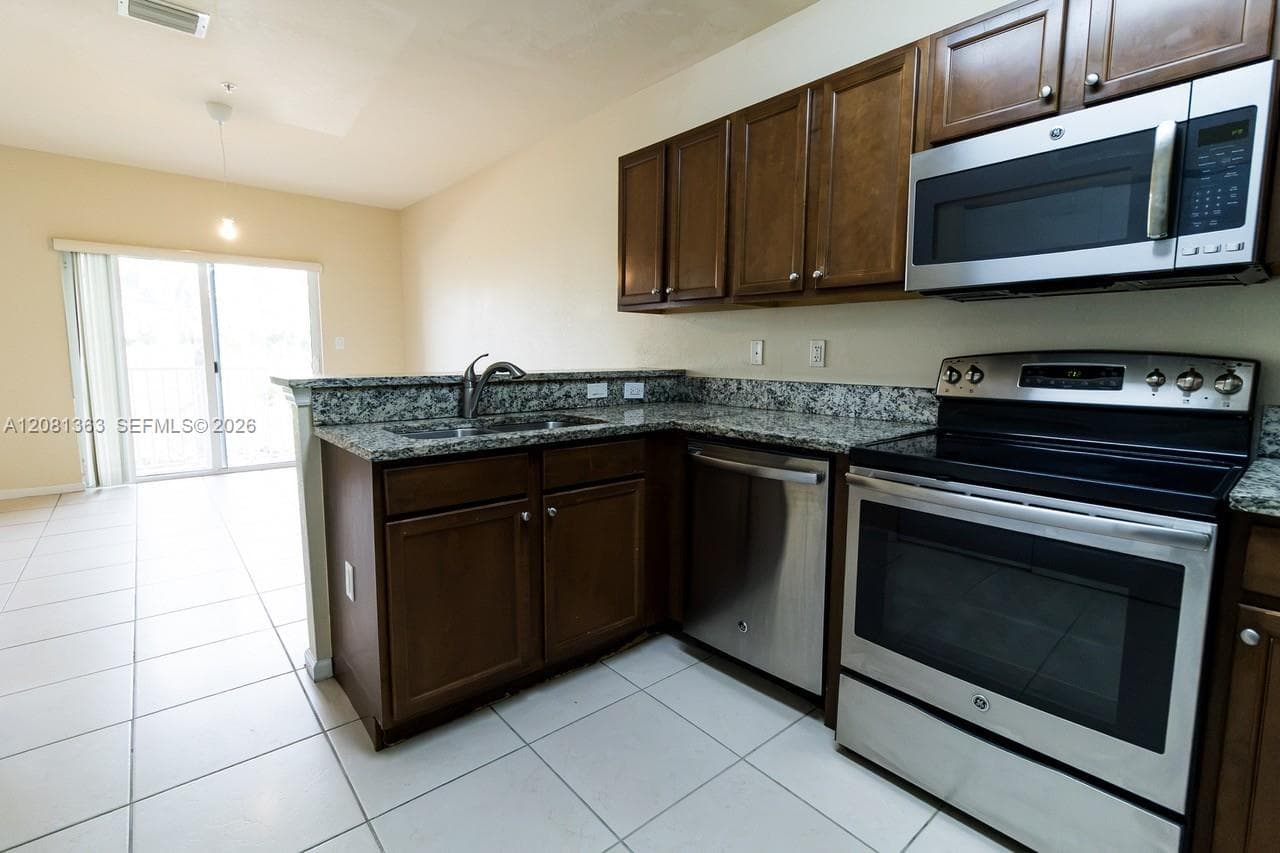 Condominium at 8800 NW 97th Ave # 208, Doral FL 33178