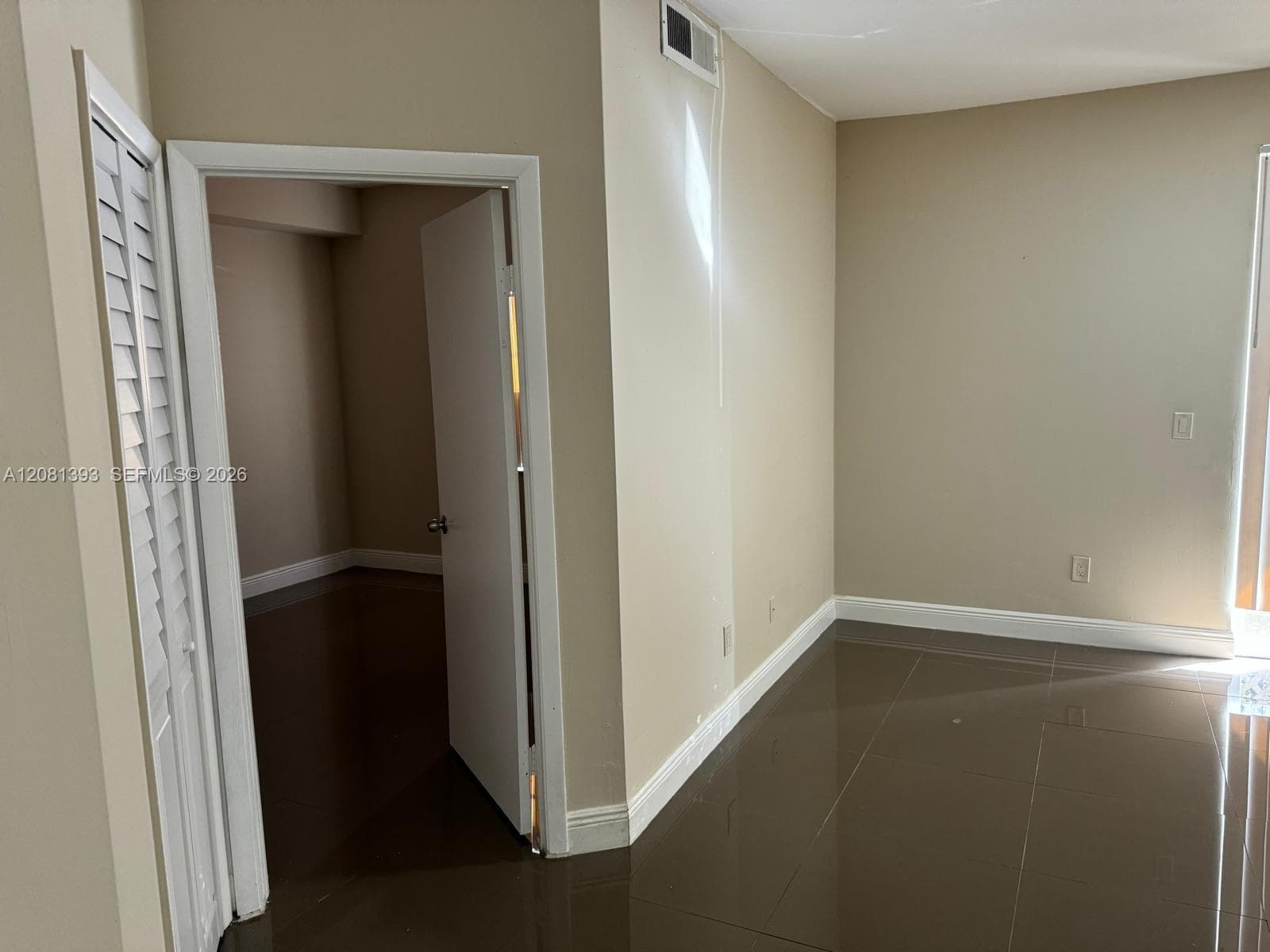 Condominium at 18324 NW 68th Ave # B, Hialeah FL 33015