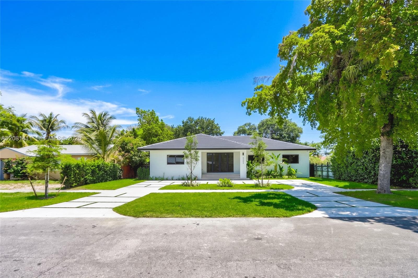 Single Family Residence at 6853 S Waterway Dr, Miami FL 33155