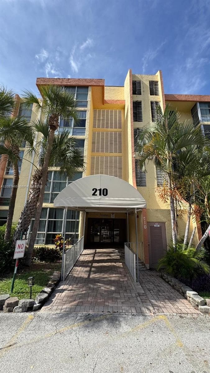 Condominium at 210 172nd St # 144, Sunny Isles Beach FL 33160