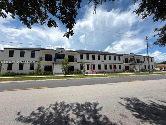 Apartment at 17020 SW 104th Ave # 204, Miami FL 33157