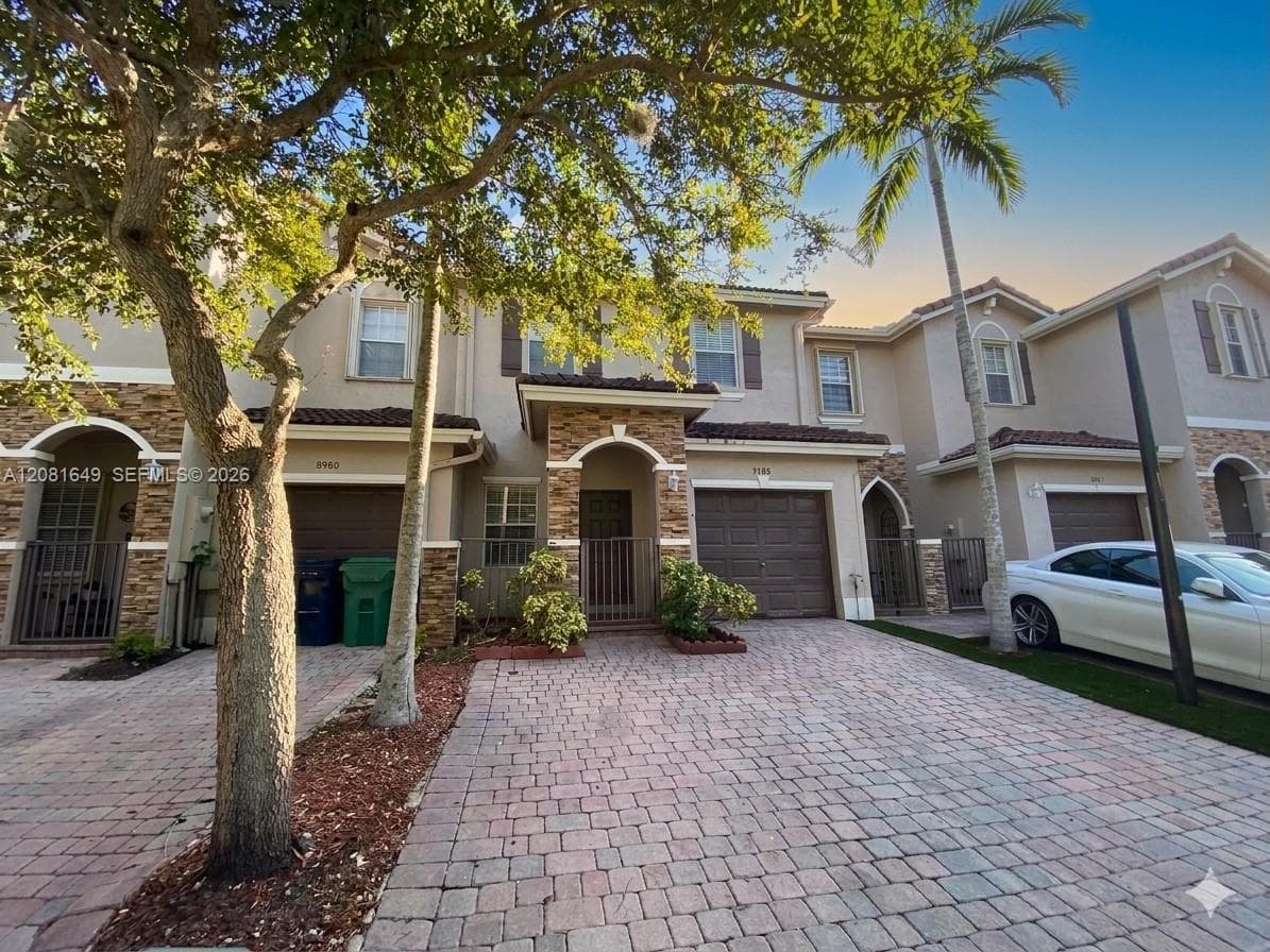 Townhouse at 8986 SW 225th St, Cutler Bay FL 33190