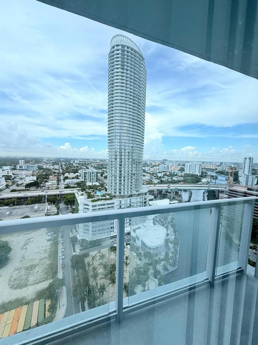 Condominium at 185 SW 7th St # 2600, Miami FL 33130