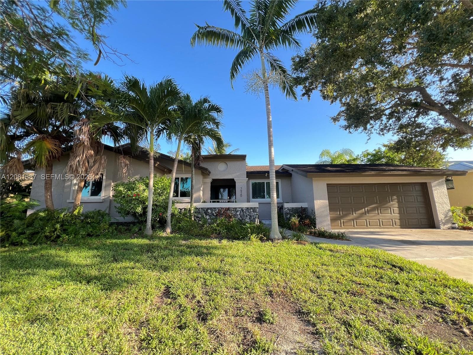 Single Family Residence at 7920 SW 204th St, Cutler Bay FL 33189