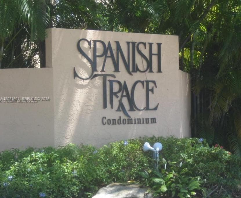 Condominium at 10818 N Kendall Dr # R28, Miami FL 33176