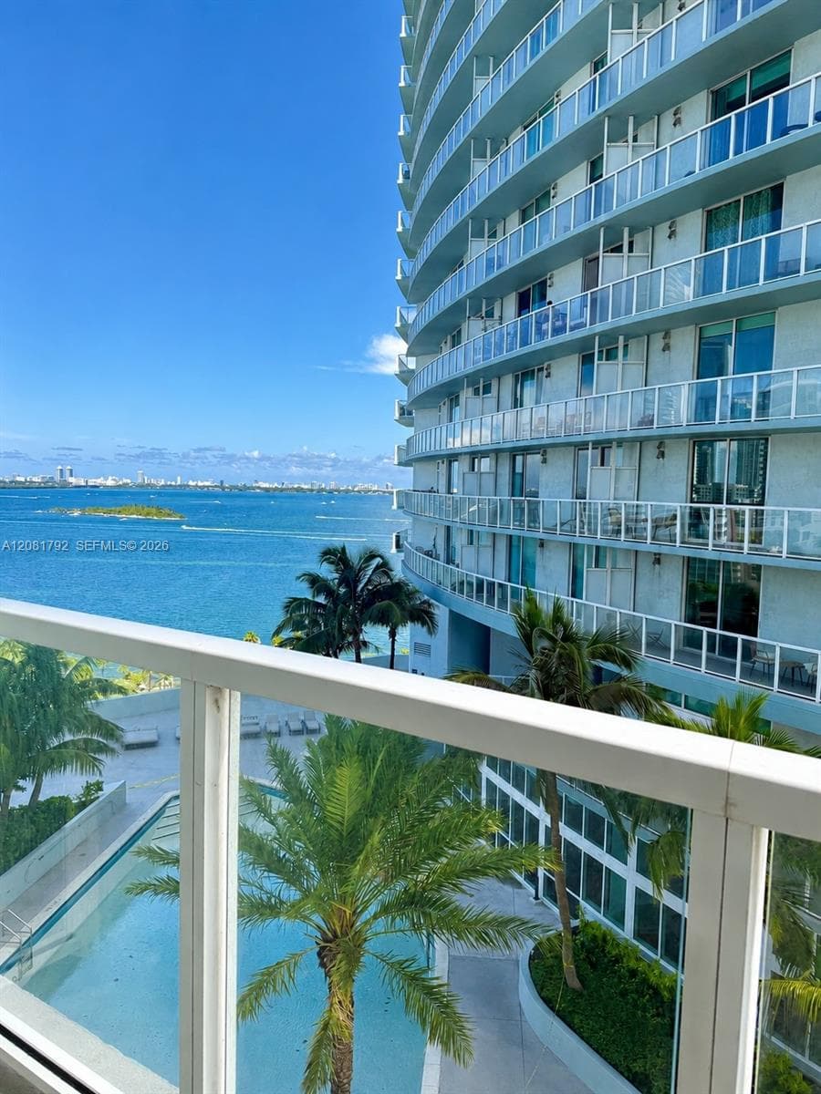 Condominium at 1900 N Bayshore Dr # 1517, Miami FL 33132
