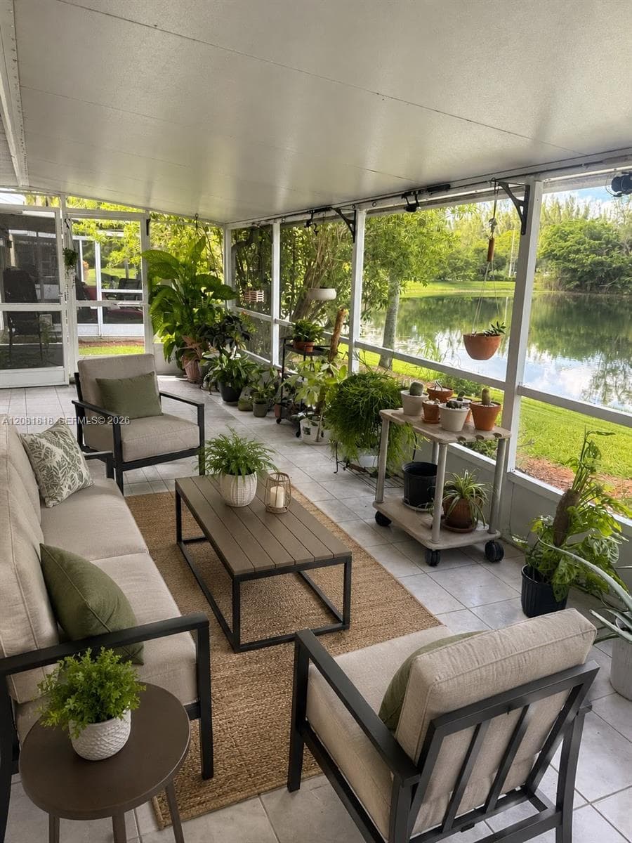 Single Family Residence at 710 SE 22nd Ln, Homestead FL 33033