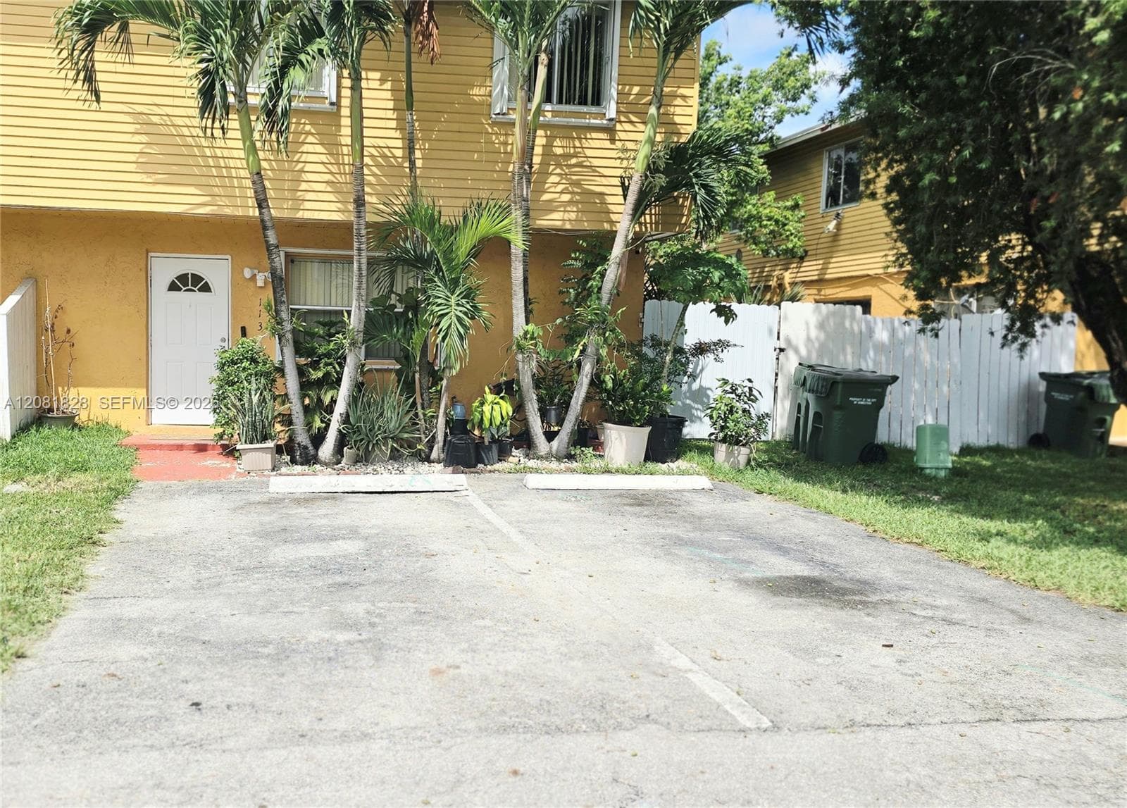 Villa at 113 NE 12th Ave # 113, Homestead FL 33030