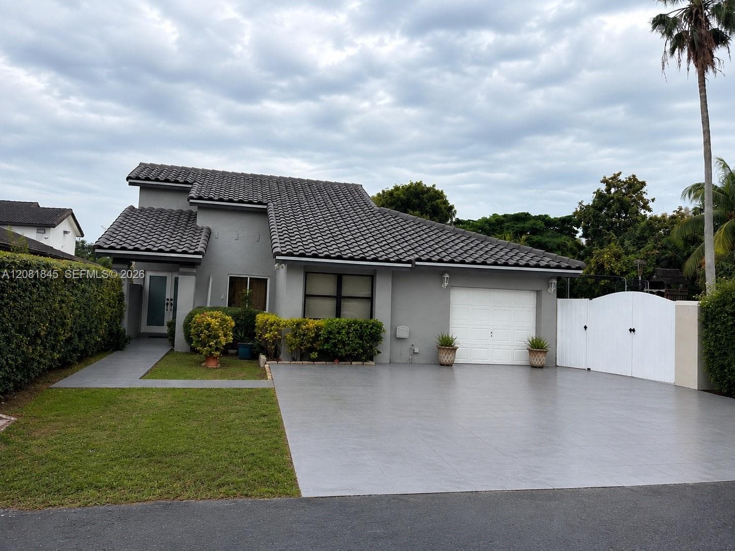 Single Family Residence at 10331 SW 135th Ct, Miami FL 33186
