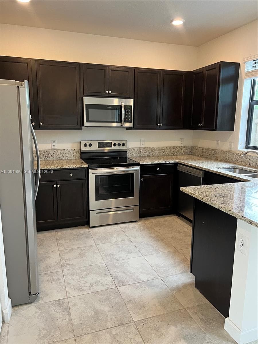 Townhouse at 20578 NE 2nd Ct, Miami FL 33179