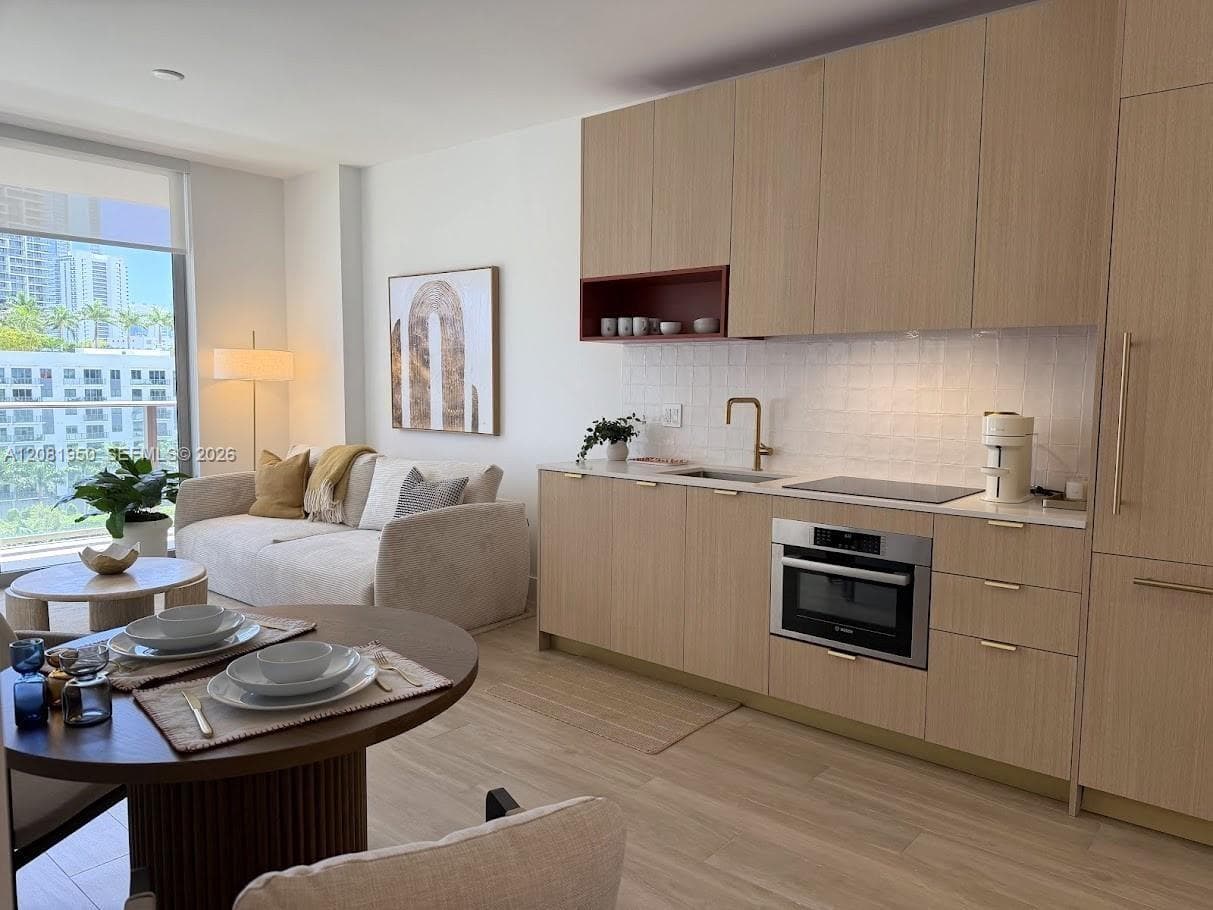 Condominium at 90 NE 32 # 803, Miami FL 33137