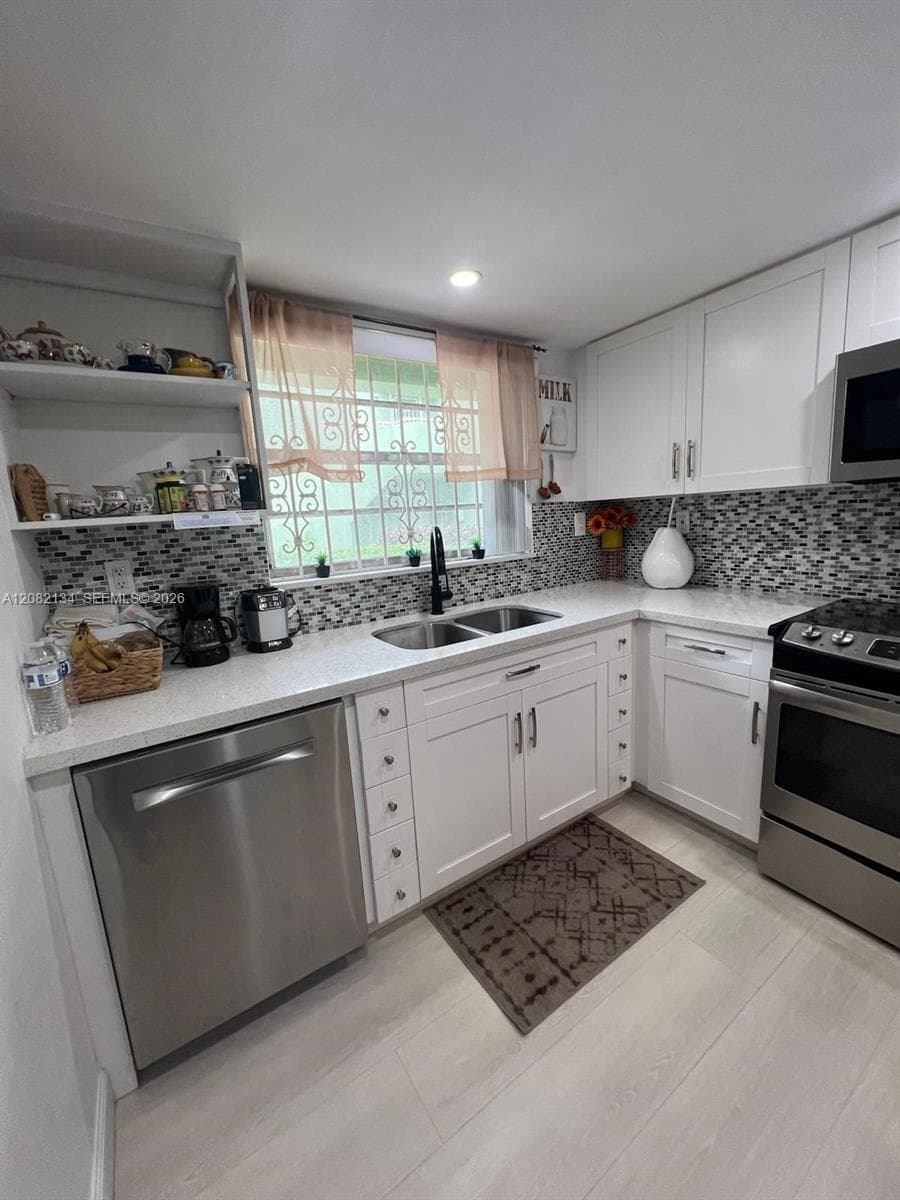 Townhouse at 11183 NW 7th St # 104, Miami FL 33172