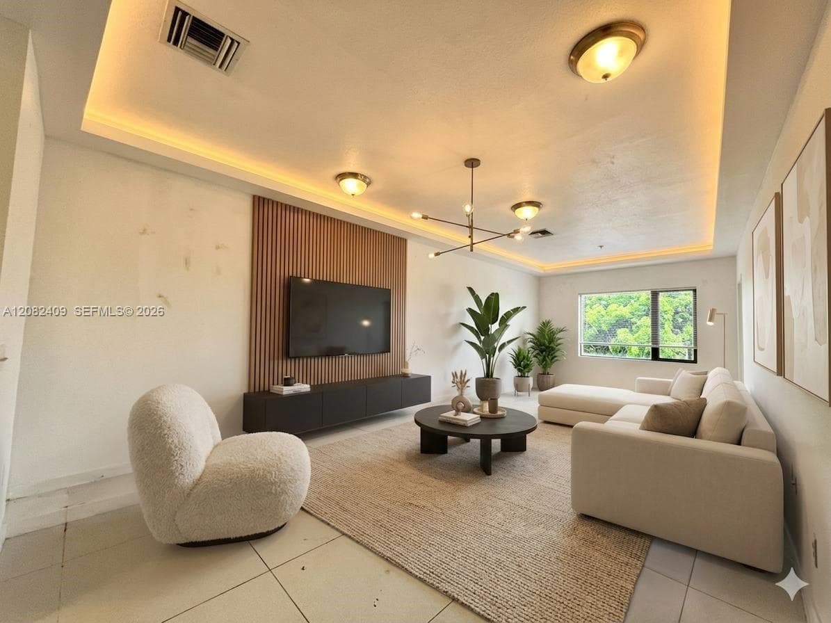 Apartment at 440 E 27th St # 206, Hialeah FL 33013