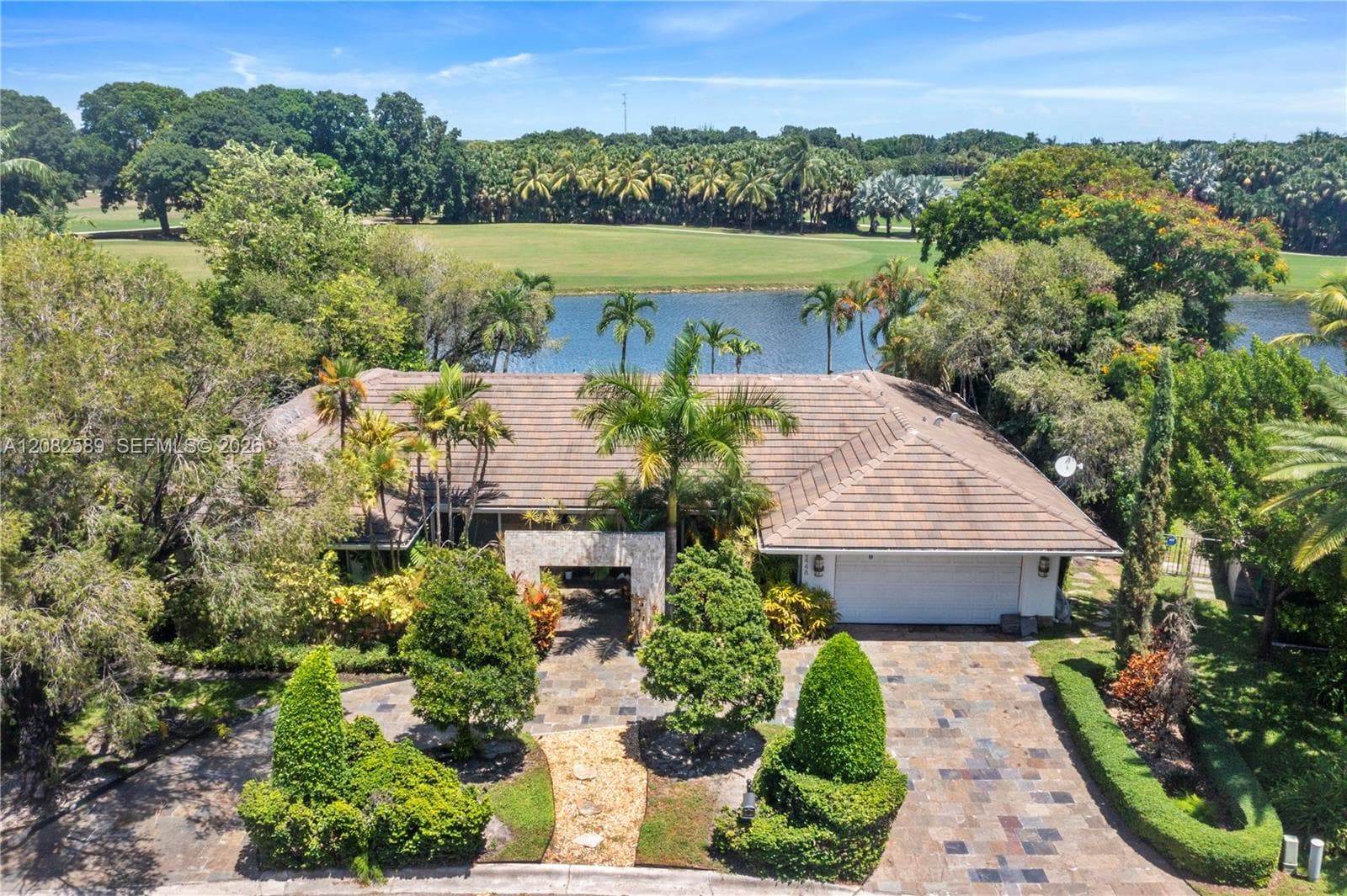 Single Family Residence at 9448 NW 54th Doral Cir Ln, Doral FL 33178