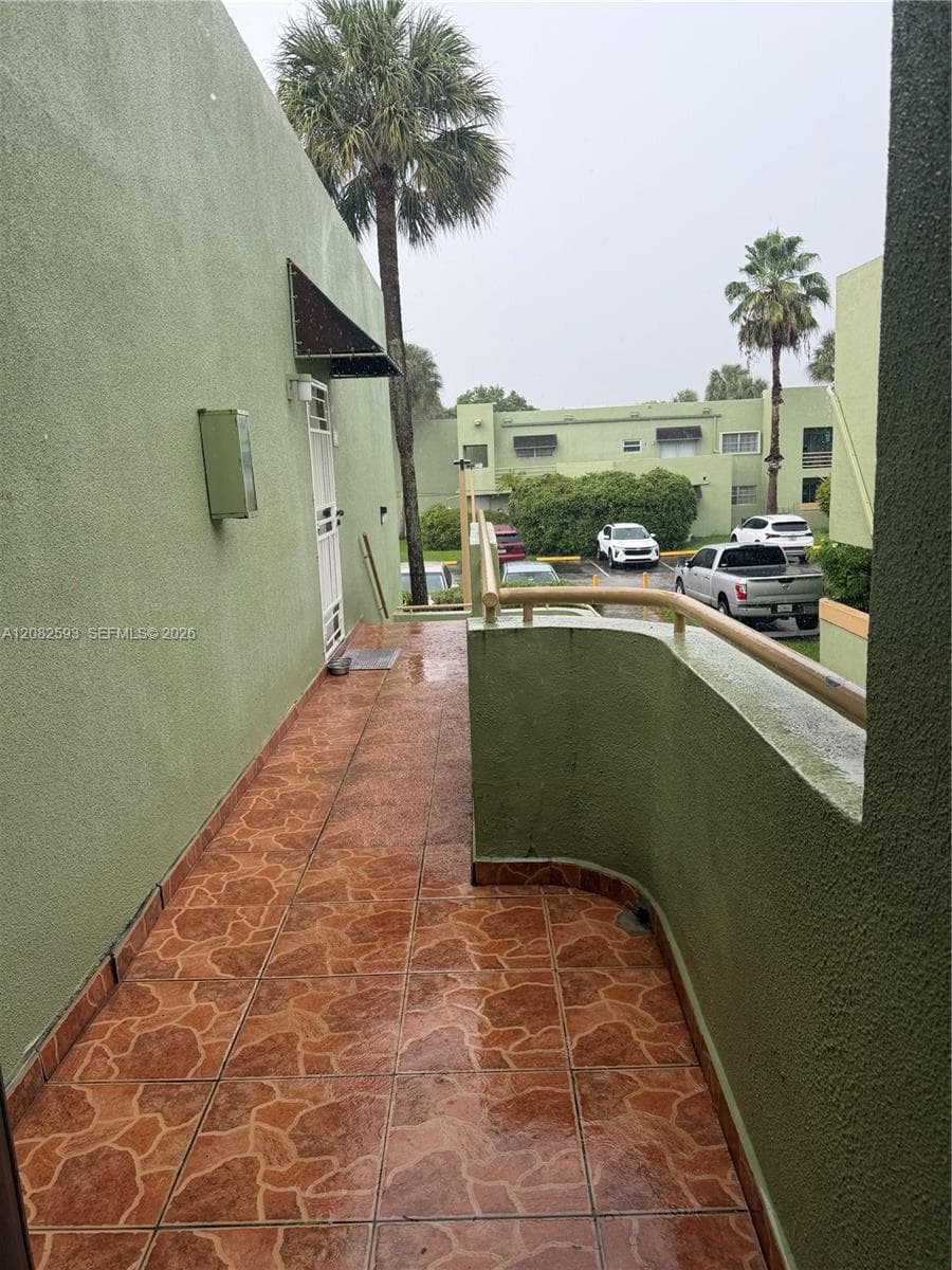 Condominium at 11091 NW 7th St # 16, Doral FL 33172