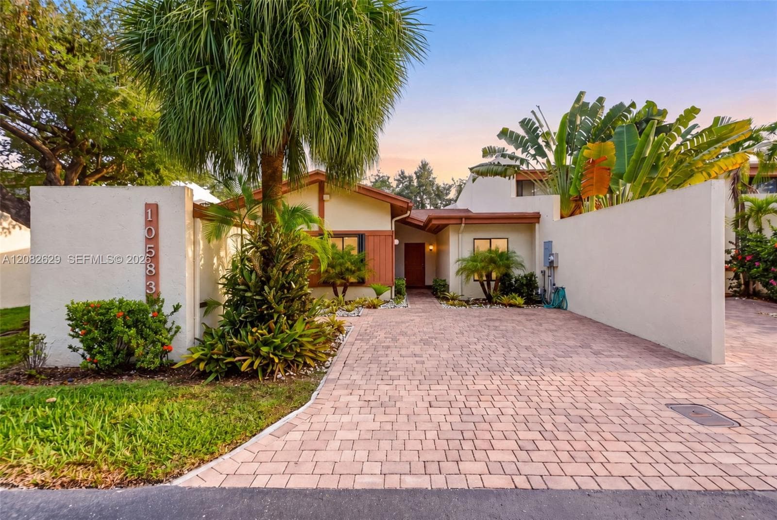 Townhouse at 10583 SW 77th Ter, Miami FL 33173