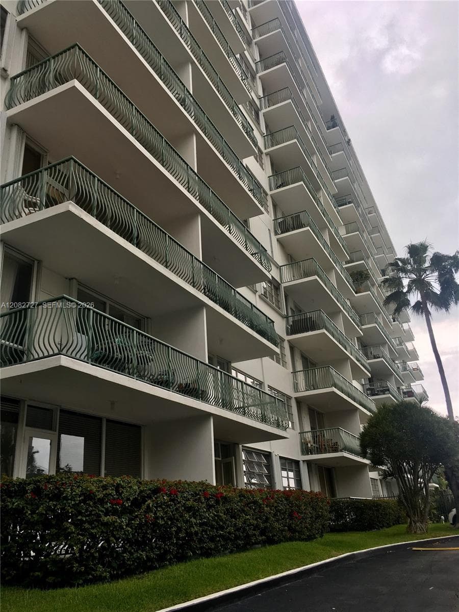 Condominium at 1408 Brickell Bay Dr # 912, Miami FL 33131