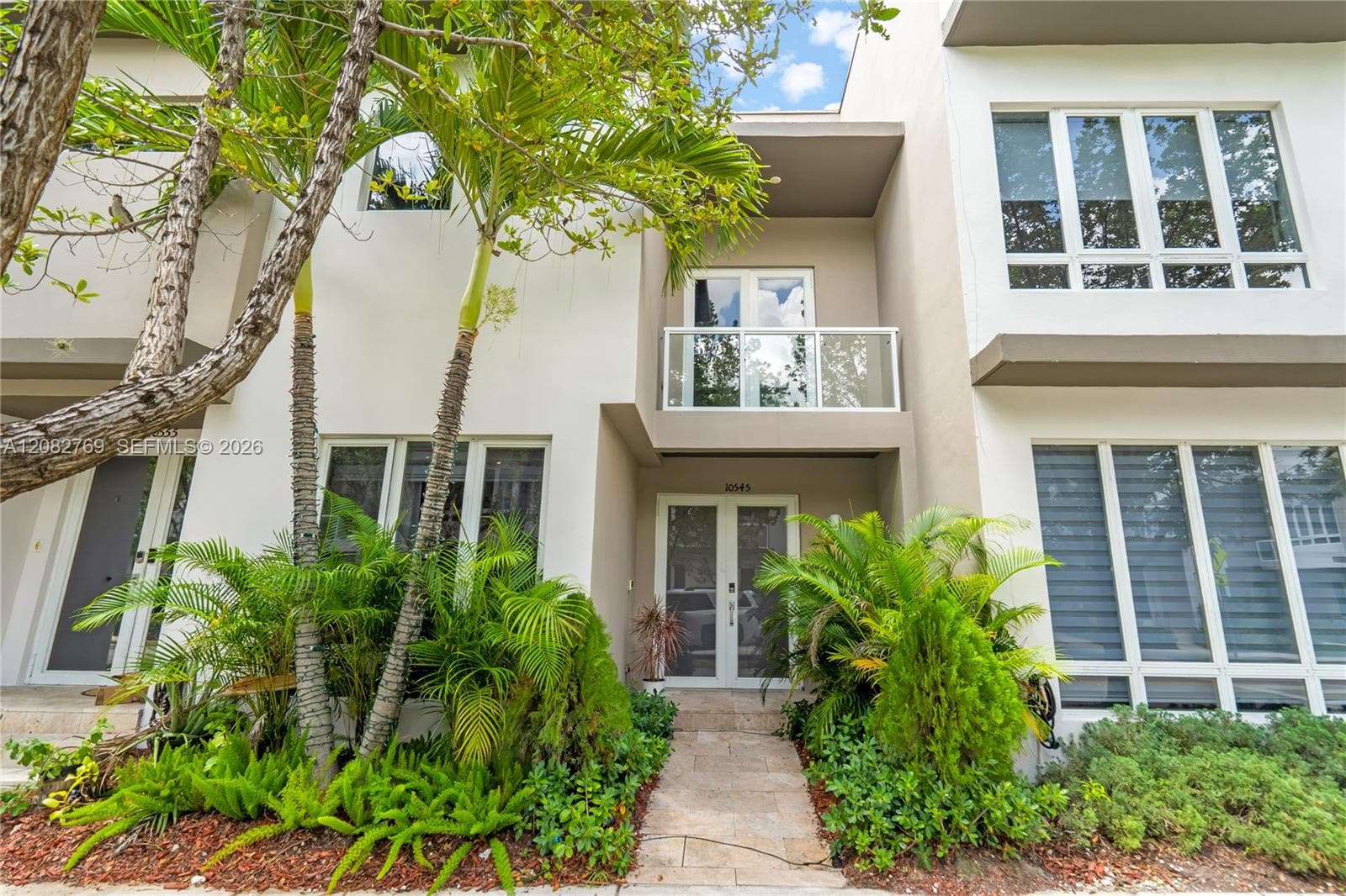 Single Family Residence at 10545 NW 63rd Ter, Doral FL 33178