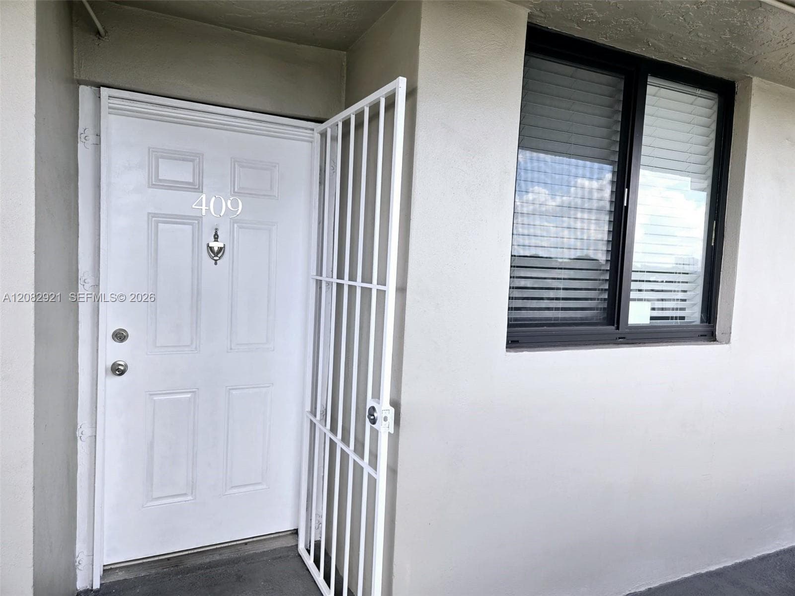 Apartment at 10290 NW 9th St Cir # 409, Miami FL 33172