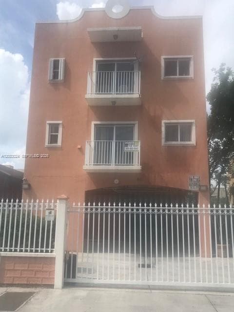 Apartment at 861 NW 2 street # 303, Miami FL 33128