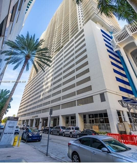 Condominium at 1200 Brickell Bay Dr # 3206, Miami FL 33131