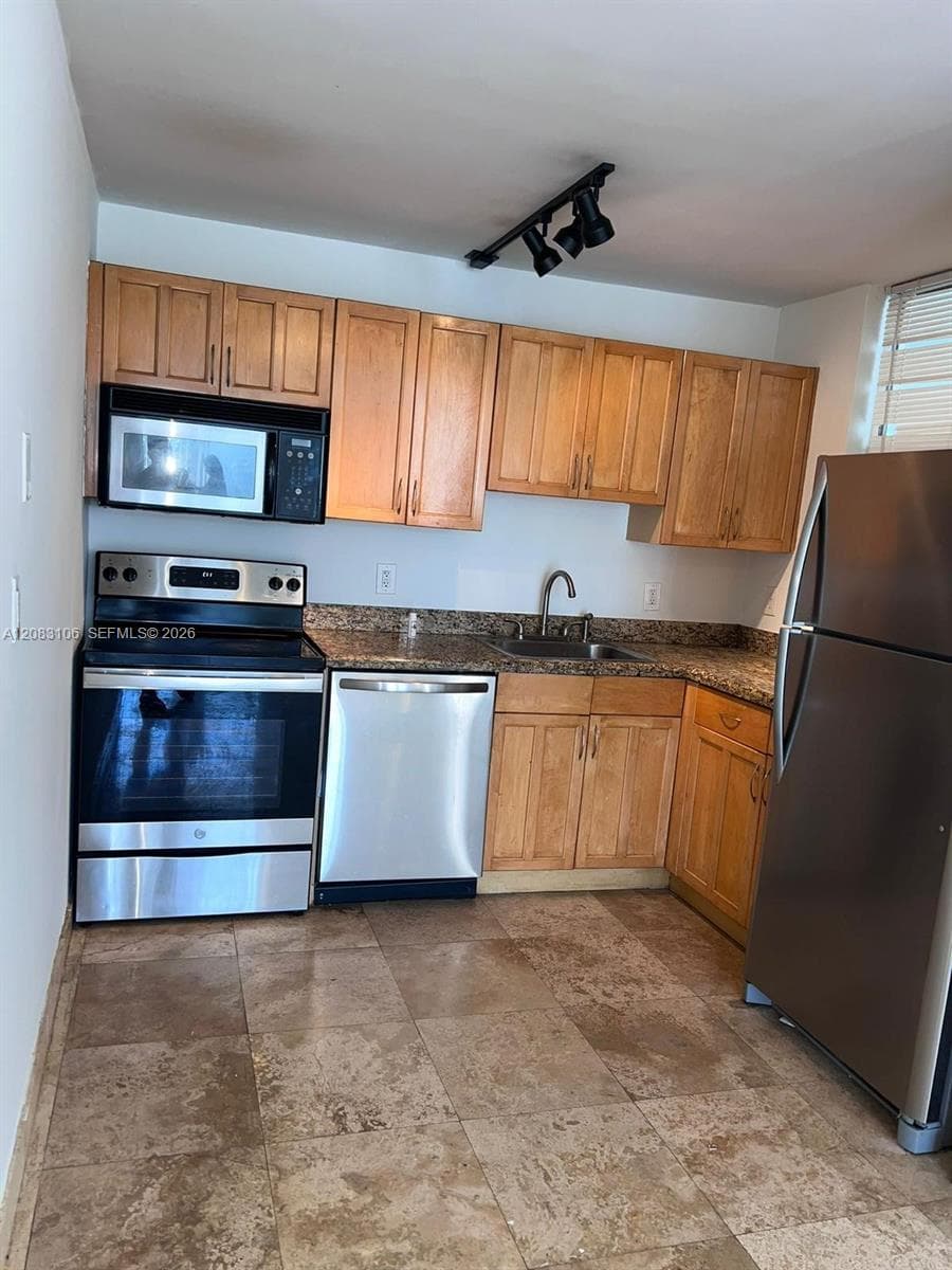 Apartment at 1801 S Treasure Dr # 429, North Bay Village FL 33141