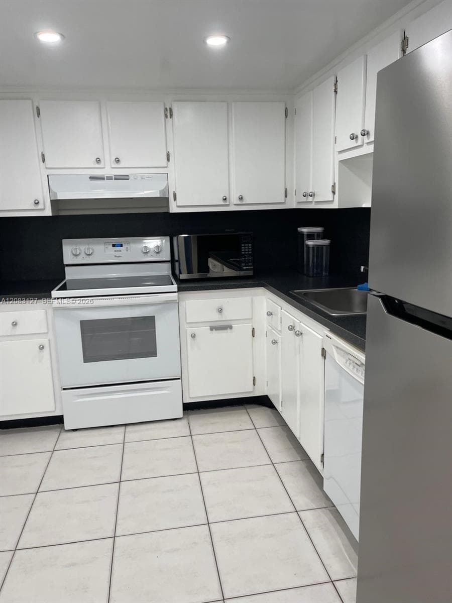 Apartment at 1200 NE Miami Gardens Dr # 803W, Miami FL 33179