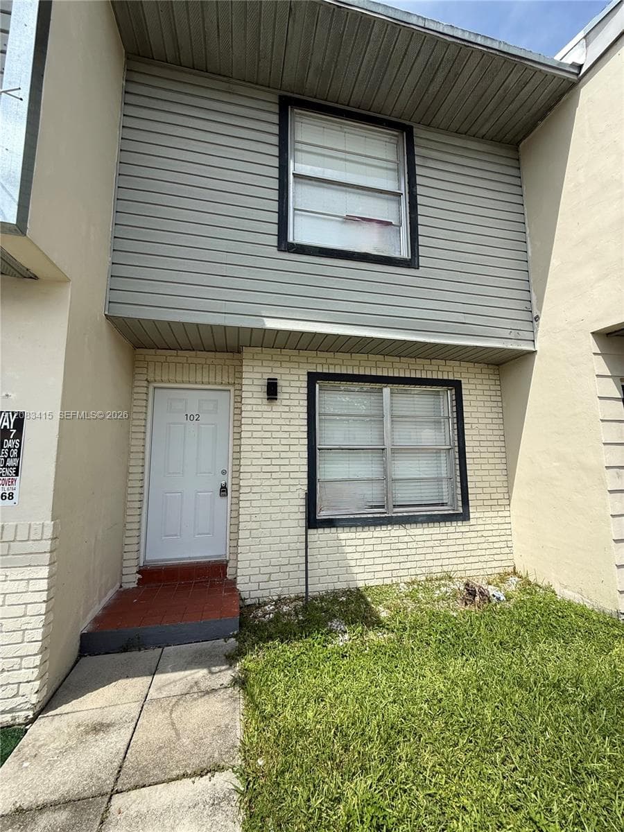 Townhouse at 470 NE 18th Ave # 102, Homestead FL 33033