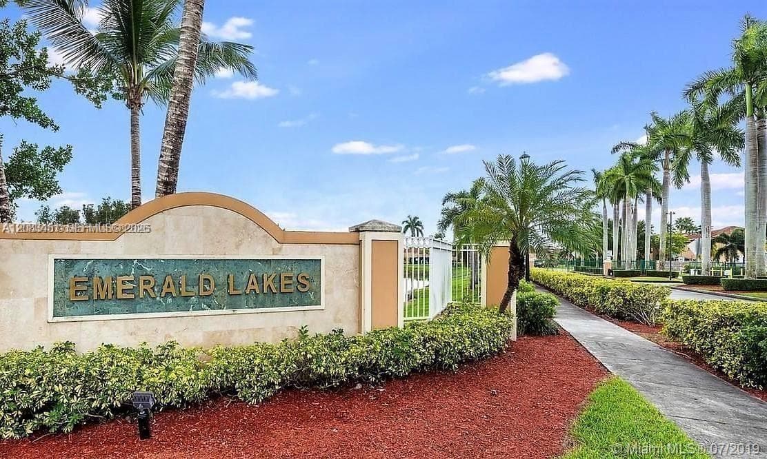 Townhouse at 833 SW 148th Pl # 833, Miami FL 33194