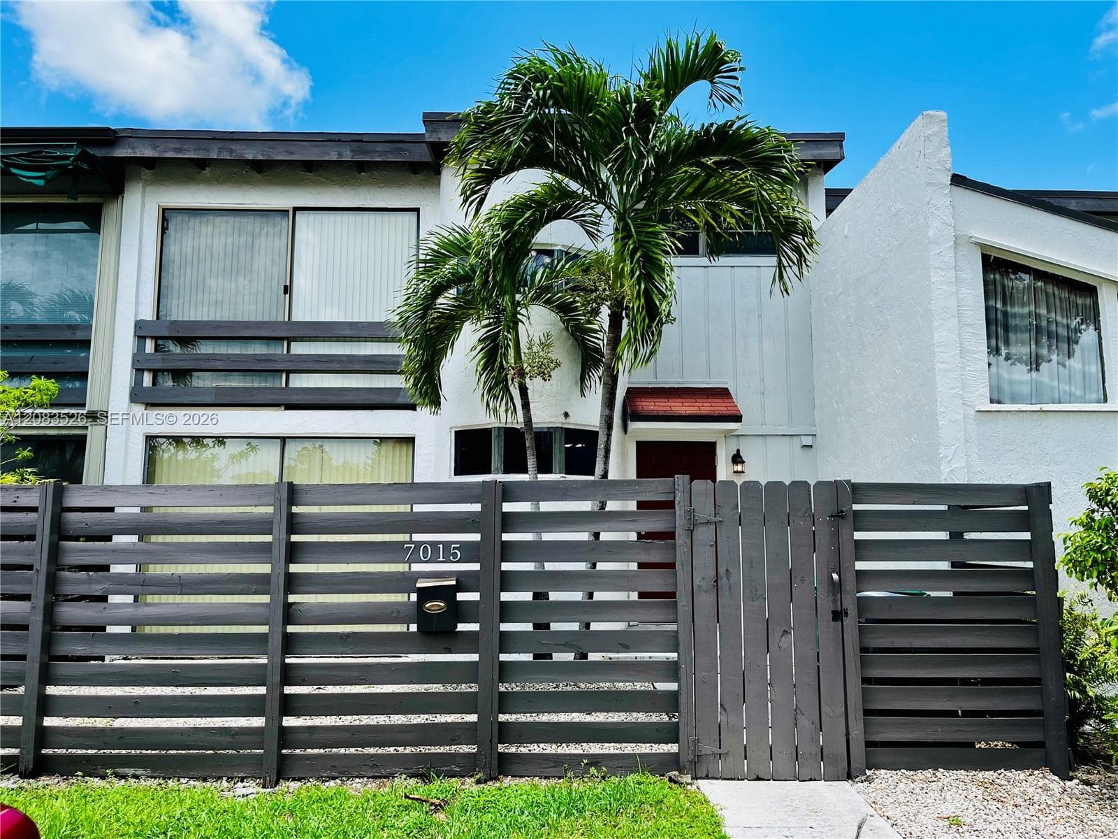 Townhouse at 7015 SW 111th Pl, Miami FL 33173