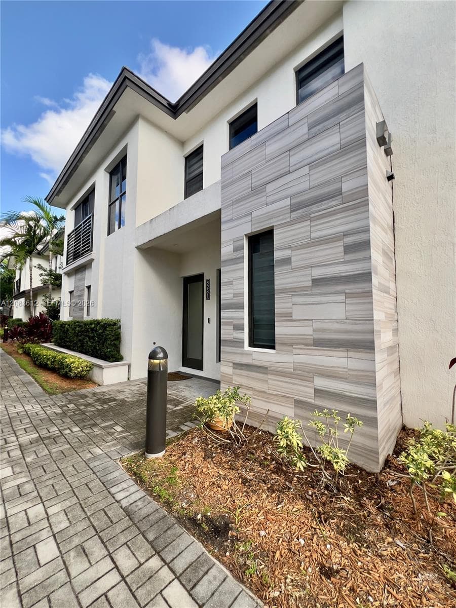 Single Family Residence at 8281 NW 48th St # 0, Doral FL 33166