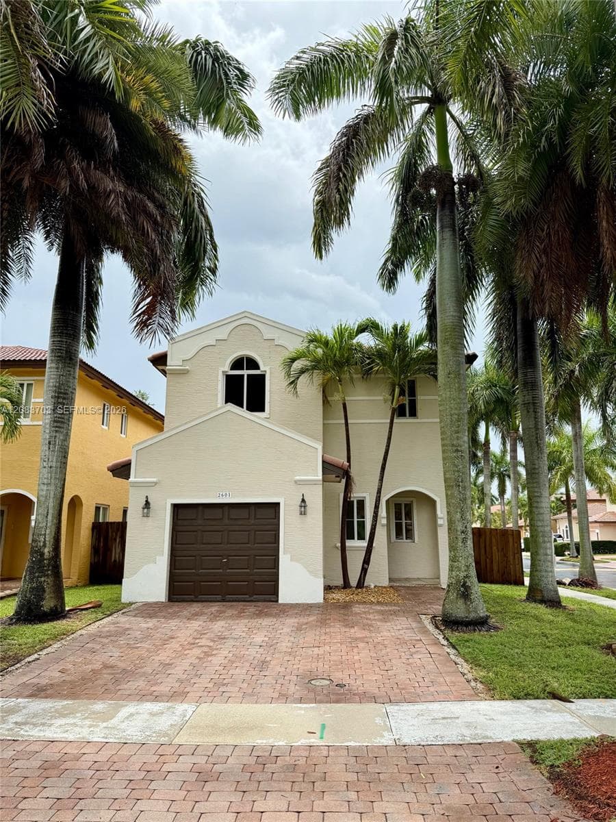 Townhouse at 2601 NE 41st Cir, Homestead FL 33033