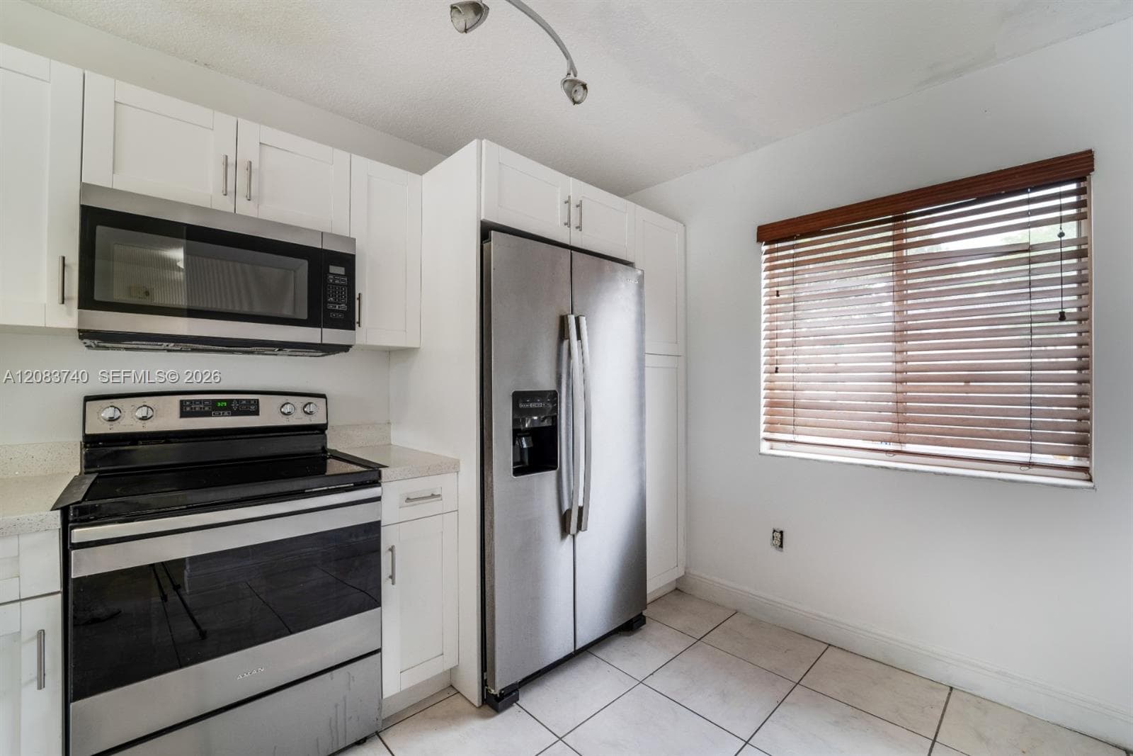Townhouse at 13975 SW 179th St, Miami FL 33177