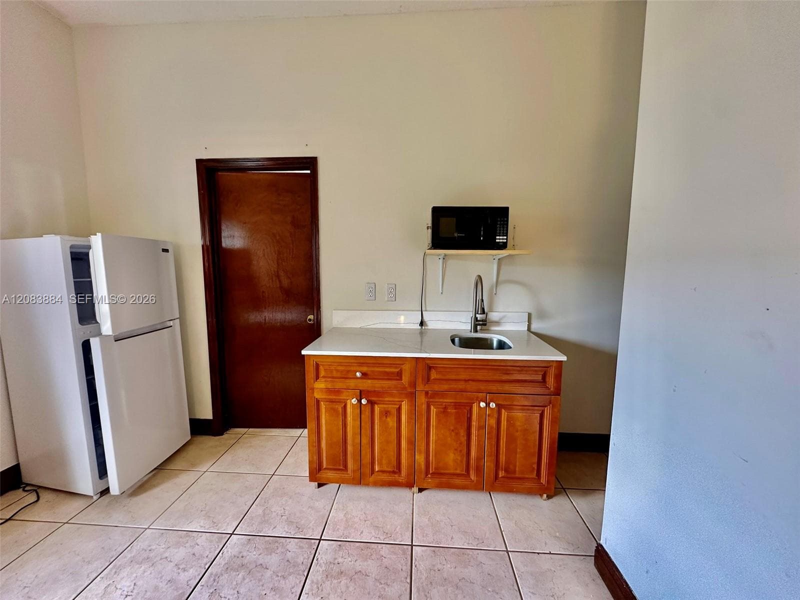 Efficiency at 21731 SW 127th Ct # B, Miami FL 33170