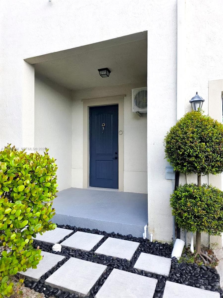 Efficiency at 14213 SW 274th St # 0, Homestead FL 33032
