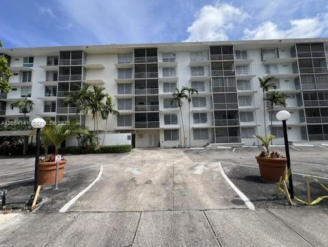 Condominium at 1750 NE 115th St # 108, Miami FL 33181