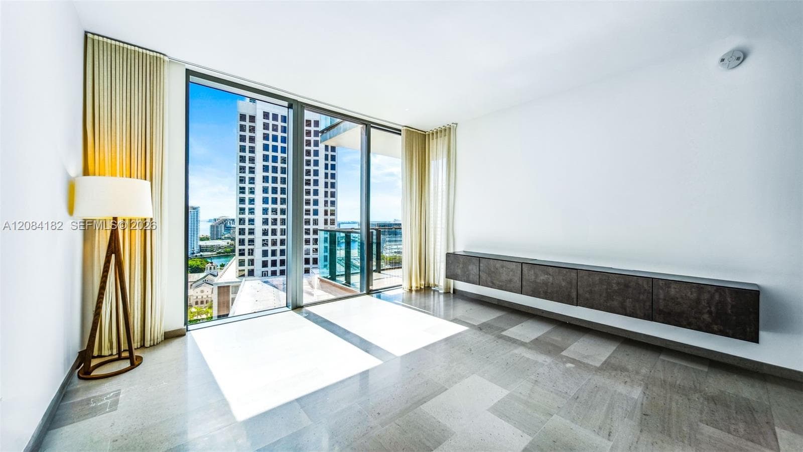 Condominium at 68 SE 6th St # 1605, Miami FL 33131