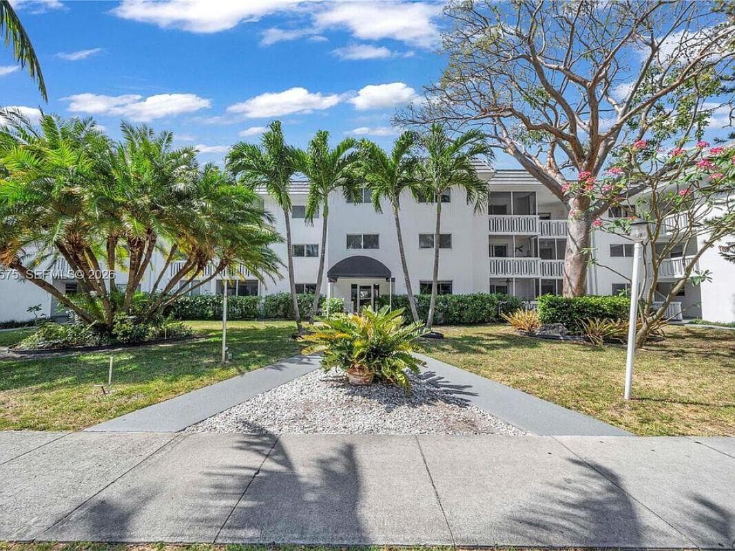 Condominium at 200 Galen Drive # 308, Key Biscayne FL 33149