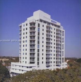 Condominium at 1401 SW 22nd St # 1103, Miami FL 33145