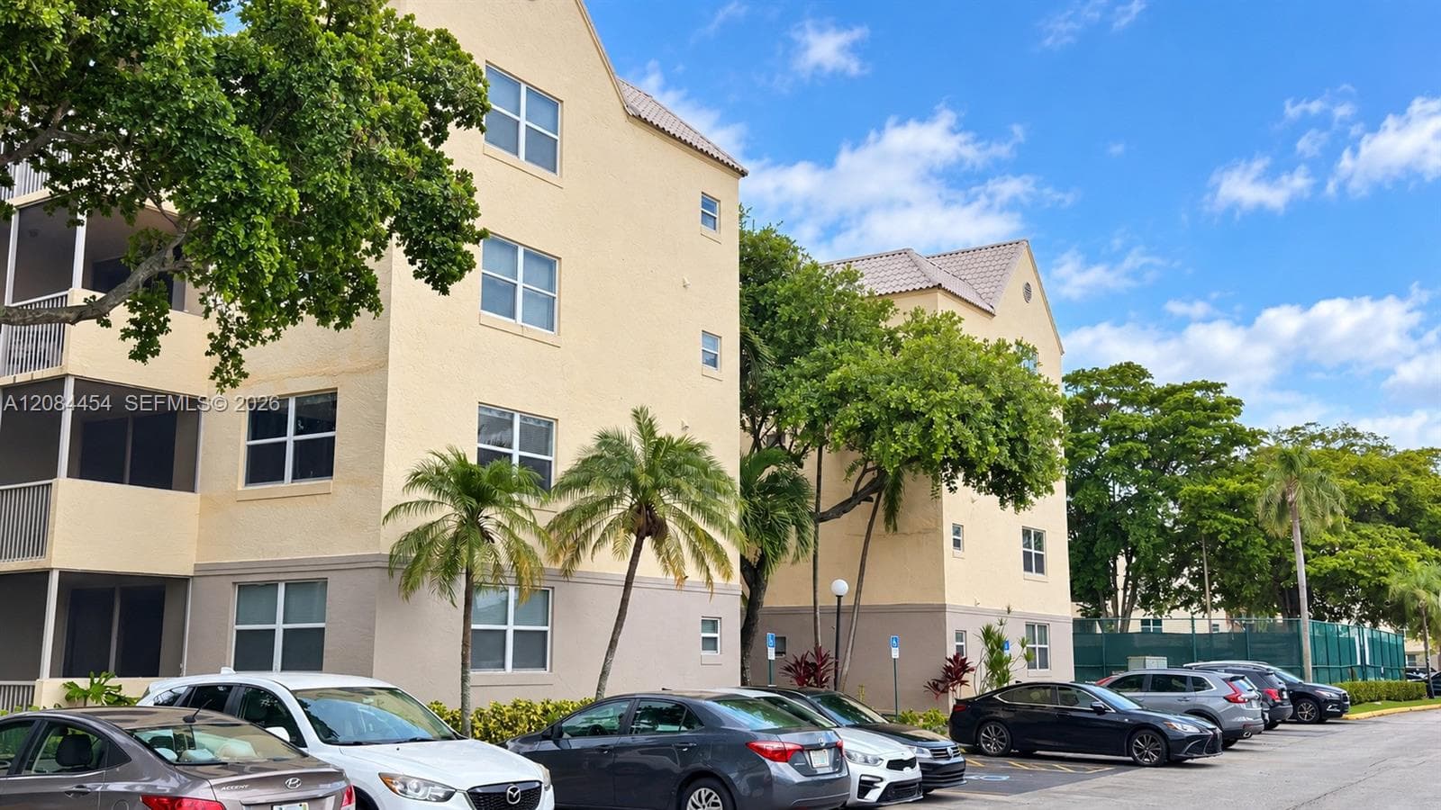 Condominium at Doral, FL, 33166