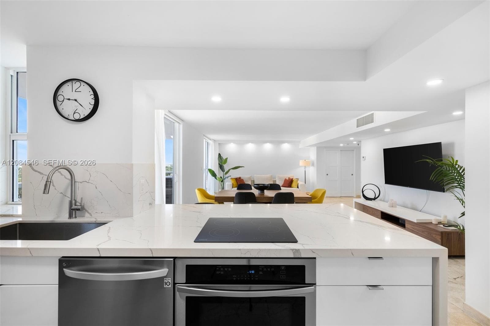Condominium at 2401 Collins Ave # 1508, Miami Beach FL 33140