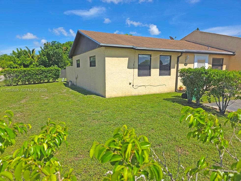 Villa at Miami Gardens, FL, 33056